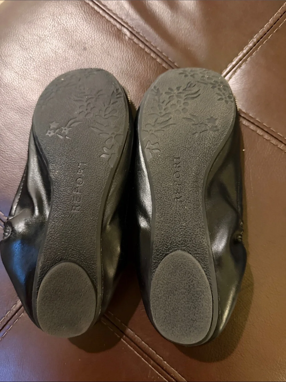 Freeport ballet slip ons with bows trimmed with zippers size 9